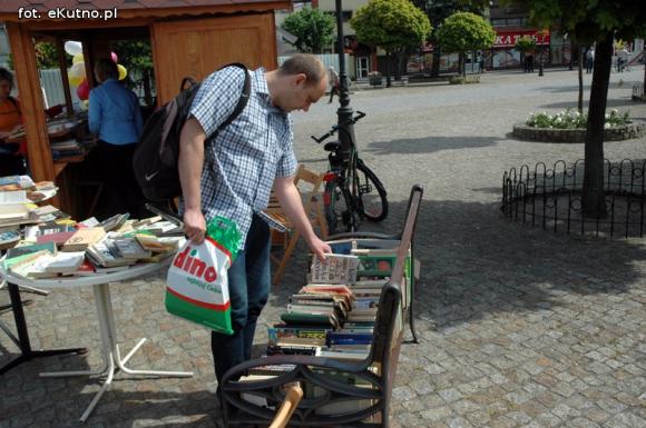 Książki przewietrzone. Trwa rajd Odjazdowy Bibliotekarz