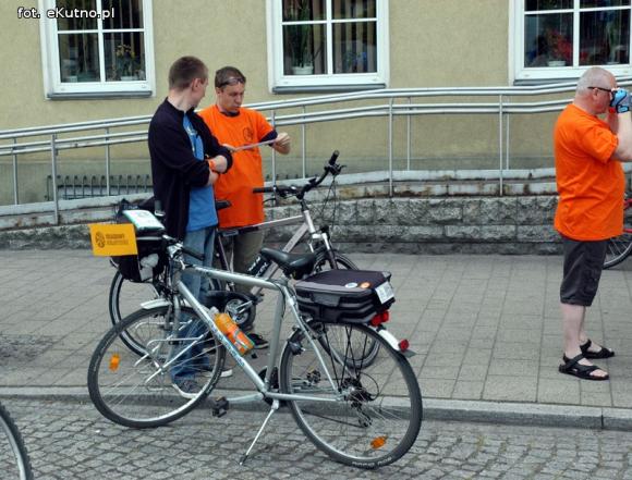 Książki przewietrzone. Trwa rajd Odjazdowy Bibliotekarz