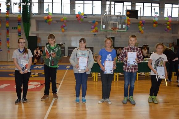 Przez trudy do gwiazd