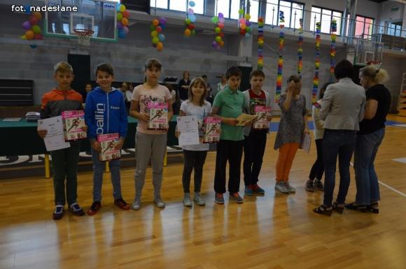 Przez trudy do gwiazd