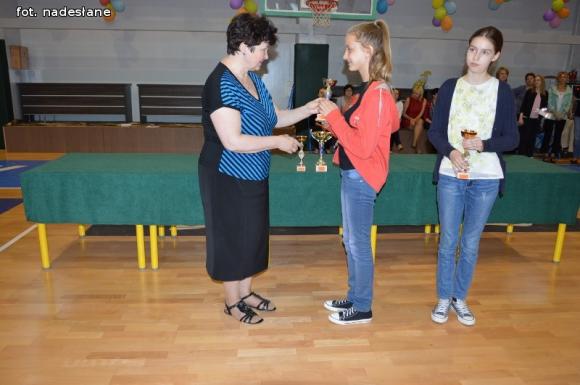 Przez trudy do gwiazd