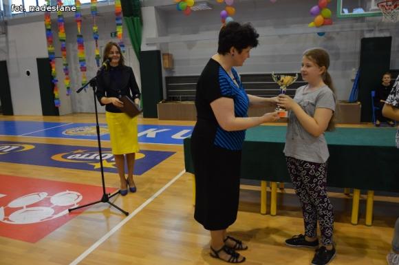 Przez trudy do gwiazd