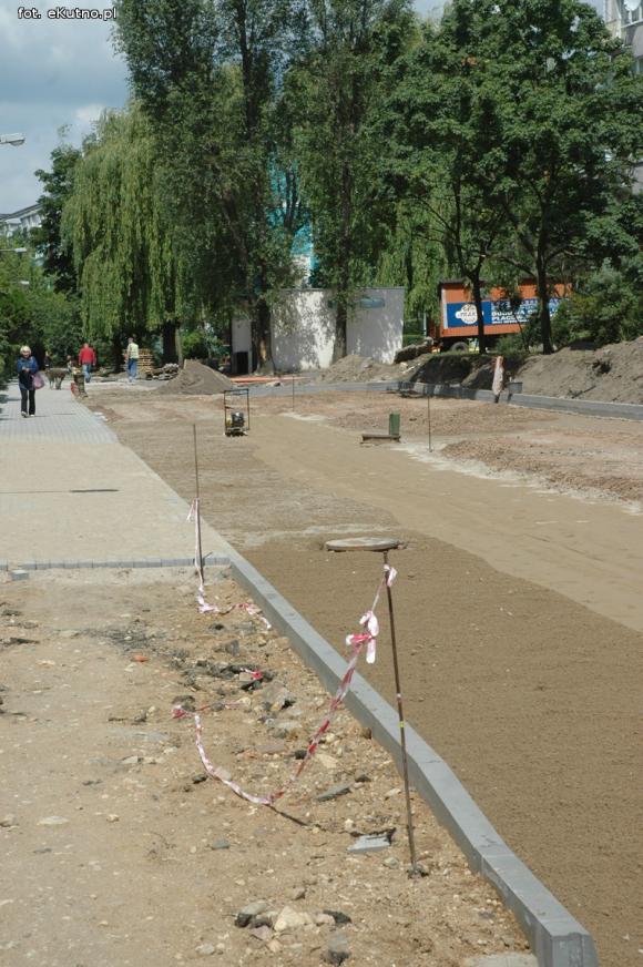 Czytelnicy pytają: Czy będzie więcej miejsc parkingowych na Warszawskim Przedmieściu?