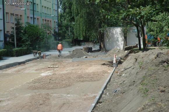 Czytelnicy pytają: Czy będzie więcej miejsc parkingowych na Warszawskim Przedmieściu?