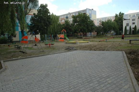 Czytelnicy pytają: Czy będzie więcej miejsc parkingowych na Warszawskim Przedmieściu?