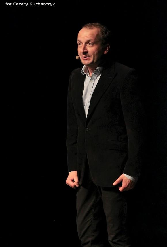 Wspólnota śmiechu na kabarecie