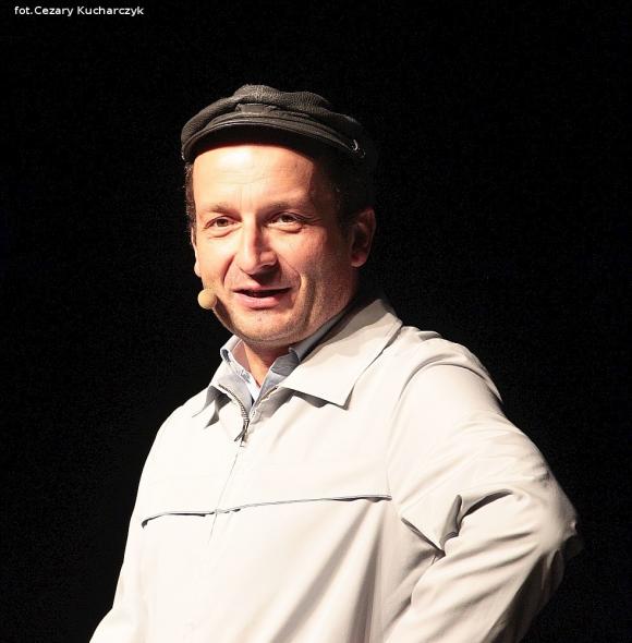 Wspólnota śmiechu na kabarecie