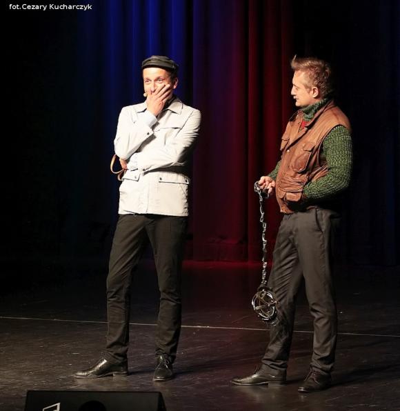 Wspólnota śmiechu na kabarecie