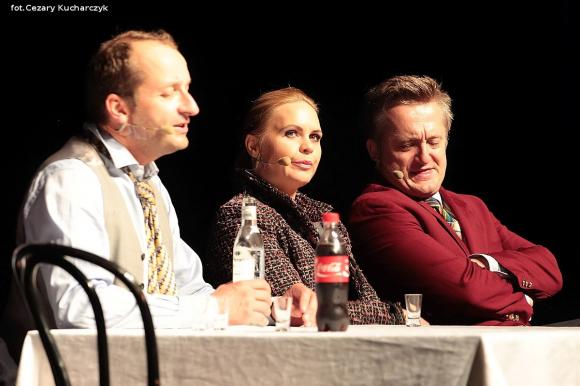 Wspólnota śmiechu na kabarecie