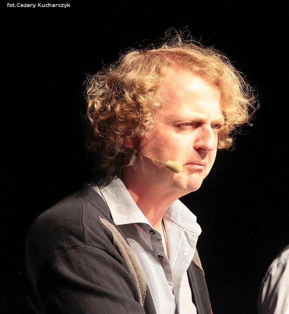 Wspólnota śmiechu na kabarecie