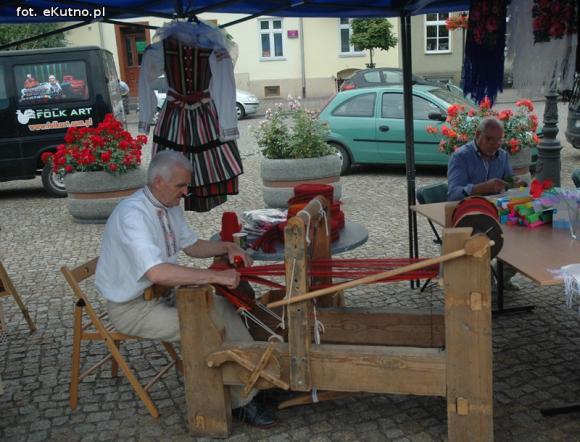 Gdzie takie cudne stroje i śpiewanki i dziewoje? Zapraszamy na Festyn na Ludowo