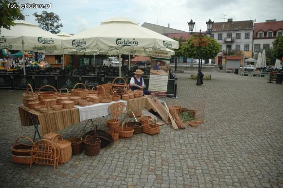 Gdzie takie cudne stroje i śpiewanki i dziewoje? Zapraszamy na Festyn na Ludowo