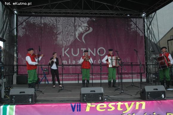 Gdzie takie cudne stroje i śpiewanki i dziewoje? Zapraszamy na Festyn na Ludowo