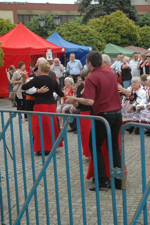 Gdzie takie cudne stroje i śpiewanki i dziewoje? Zapraszamy na Festyn na Ludowo