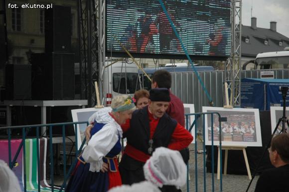 Gdzie takie cudne stroje i śpiewanki i dziewoje? Zapraszamy na Festyn na Ludowo