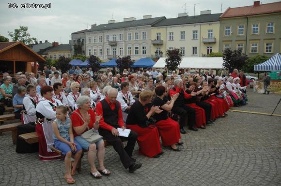 Gdzie takie cudne stroje i śpiewanki i dziewoje? Zapraszamy na Festyn na Ludowo