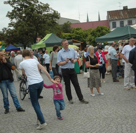 Gdzie takie cudne stroje i śpiewanki i dziewoje? Zapraszamy na Festyn na Ludowo