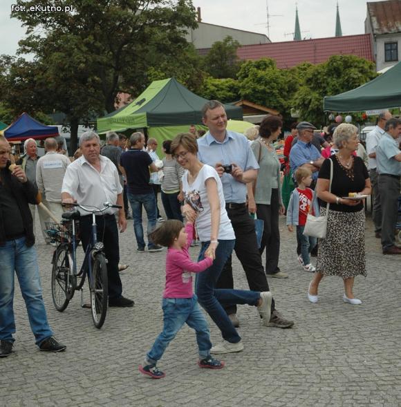 Gdzie takie cudne stroje i śpiewanki i dziewoje? Zapraszamy na Festyn na Ludowo