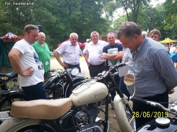 Wianki Dworskie w Dobrzelinie