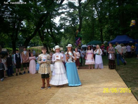 Wianki Dworskie w Dobrzelinie