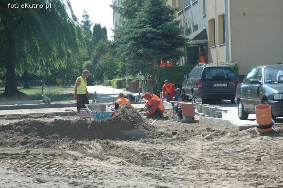 Parkingi na Tarnowskiego w budowie do końca lipca