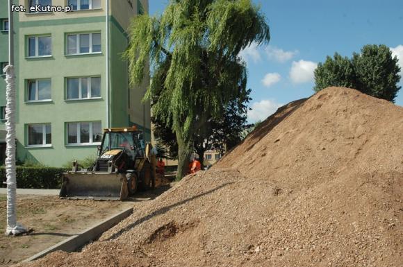 Parkingi na Tarnowskiego w budowie do końca lipca