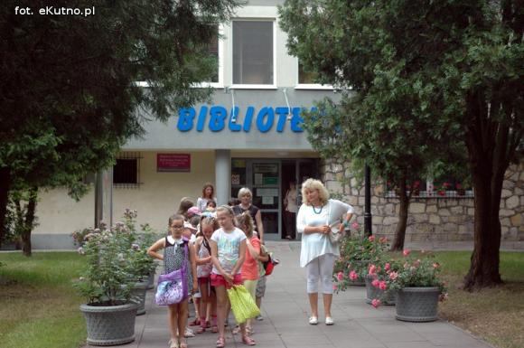 Wakacje w Kutnie: Malowanie wełną, zielnik i zasady bezpieczeństwa