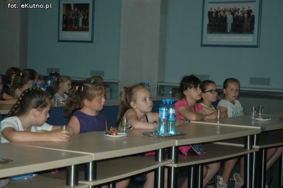 Wakacje w Kutnie: Malowanie wełną, zielnik i zasady bezpieczeństwa