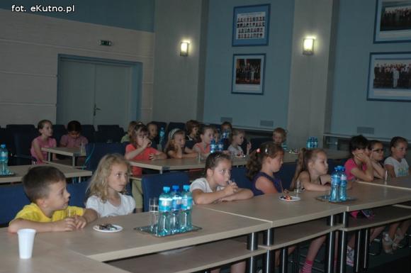 Wakacje w Kutnie: Malowanie wełną, zielnik i zasady bezpieczeństwa