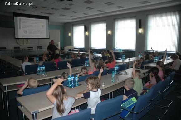 Wakacje w Kutnie: Malowanie wełną, zielnik i zasady bezpieczeństwa