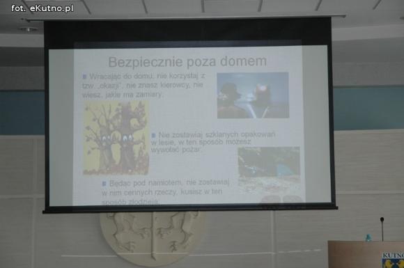 Wakacje w Kutnie: Malowanie wełną, zielnik i zasady bezpieczeństwa