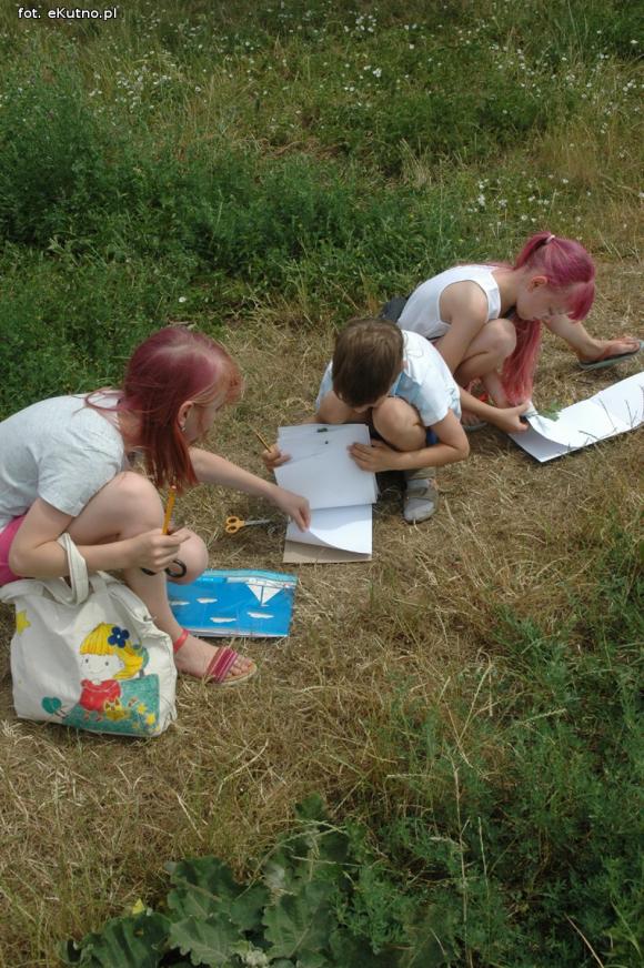 Wakacje w Kutnie: Malowanie wełną, zielnik i zasady bezpieczeństwa