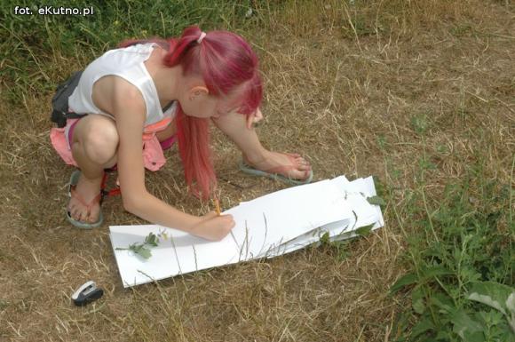 Wakacje w Kutnie: Malowanie wełną, zielnik i zasady bezpieczeństwa