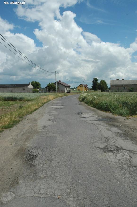 Czytelnicy piszą: Czy wójt gminy Kutno przypomni sobie o Sierakowie?