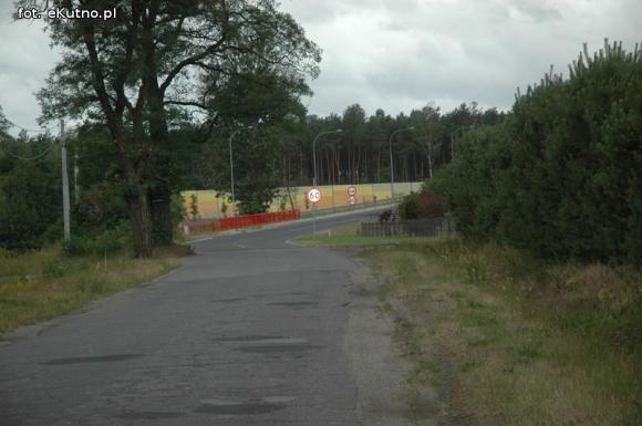 Droga Strzelce Łanięta w opłakanym stanie