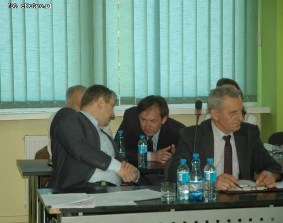 Sto pytań do zarządu powiatu, sufler i zerwana sesja