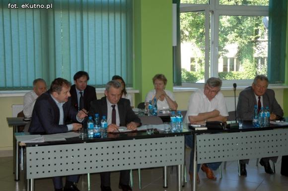 Sto pytań do zarządu powiatu, sufler i zerwana sesja