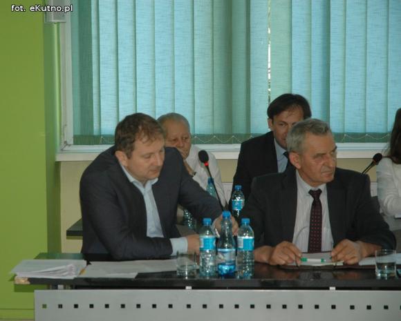 Sto pytań do zarządu powiatu, sufler i zerwana sesja