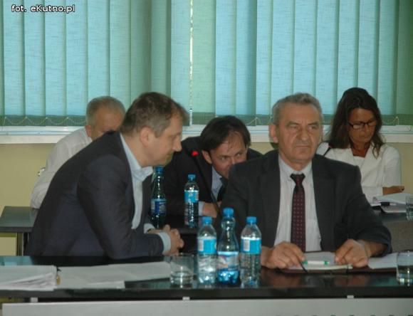 Sto pytań do zarządu powiatu, sufler i zerwana sesja