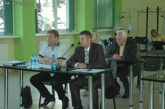 Sto pytań do zarządu powiatu, sufler i zerwana sesja