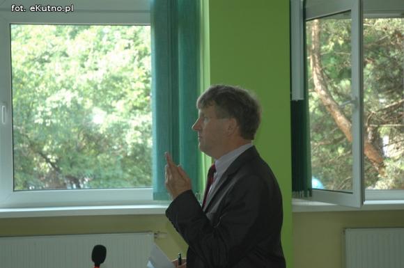 Sto pytań do zarządu powiatu, sufler i zerwana sesja