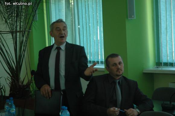 Sto pytań do zarządu powiatu, sufler i zerwana sesja