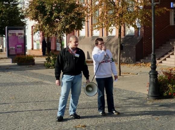 Opamiętaj się rodaku, Polska tylko dla Polaków. Marsz przeciw imigrantom