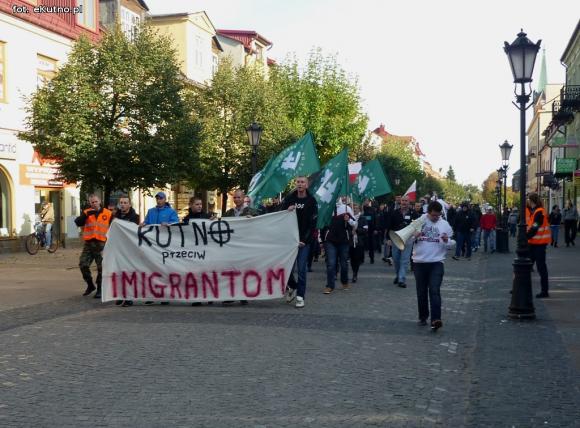 Opamiętaj się rodaku, Polska tylko dla Polaków. Marsz przeciw imigrantom