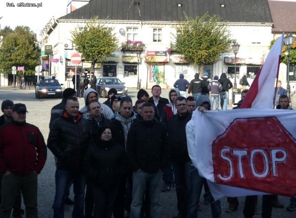 Opamiętaj się rodaku, Polska tylko dla Polaków. Marsz przeciw imigrantom