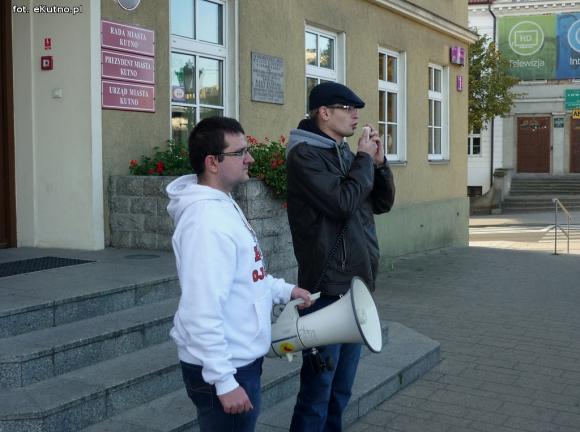 Opamiętaj się rodaku, Polska tylko dla Polaków. Marsz przeciw imigrantom