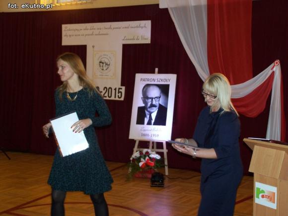 Nowy sztandar Zespołu Szkół Nr 4 w Kutnie-Azorach