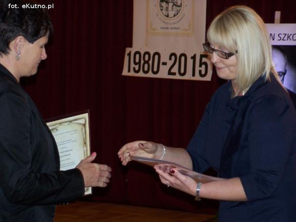 Nowy sztandar Zespołu Szkół Nr 4 w Kutnie-Azorach