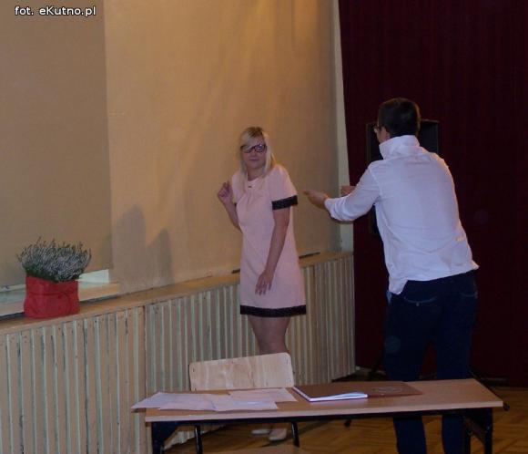 Nowy sztandar Zespołu Szkół Nr 4 w Kutnie-Azorach