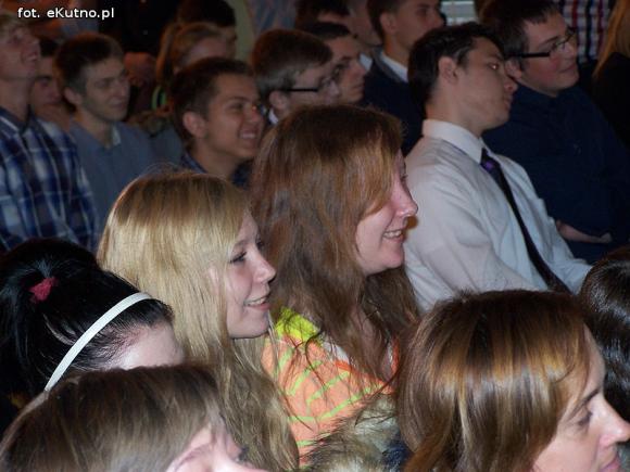 Nowy sztandar Zespołu Szkół Nr 4 w Kutnie-Azorach